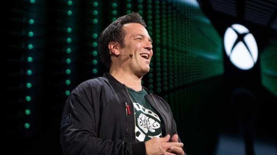 Phil Spencer aplaude lo que otros están haciendo en VR, pero Xbox no tendrá visor VR